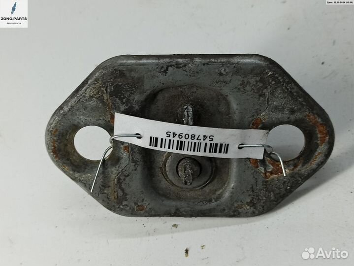 Замок капота 2108601847 на Mercedes W210 (E)