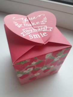 Подарочные коробки и пакеты