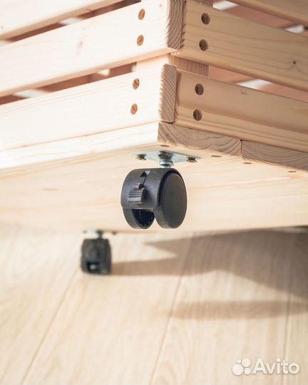 Сундук, ящик из массива дерева