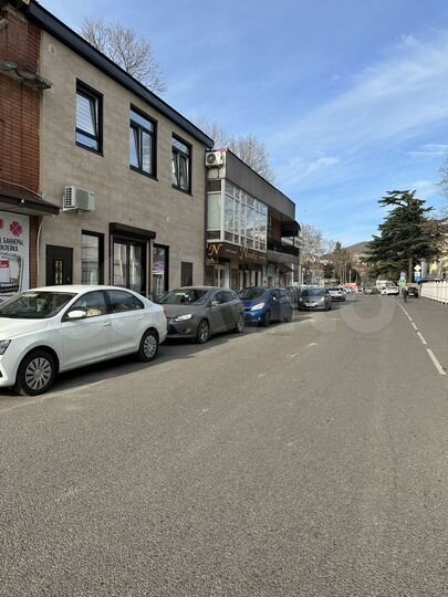 Магазин + квартира, 85 м²