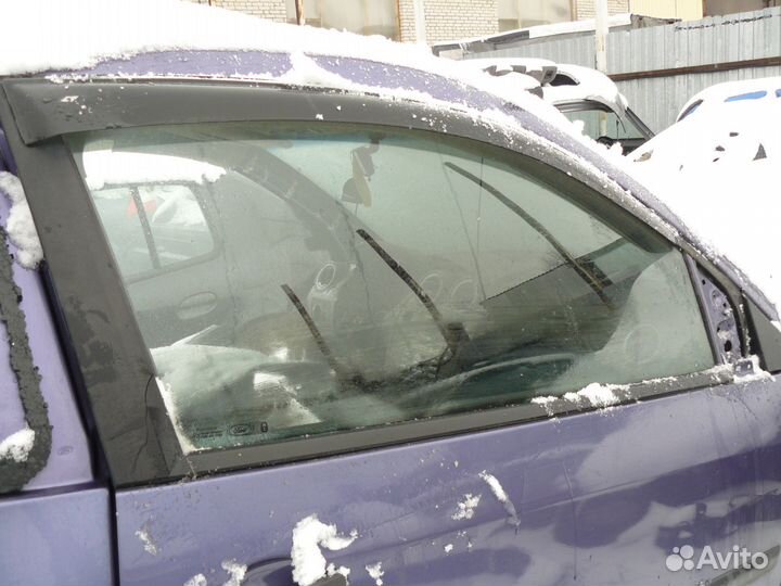 Стекло двери передней правой Ford Fiesta 2007