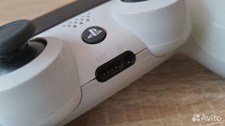 Original Dualshock4 v2, Glacier White