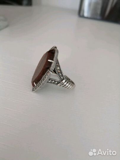 Комплект с тигровым глазом и марказитами