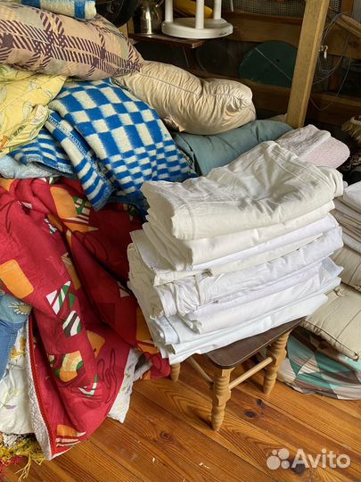 Постельное белье, подушки