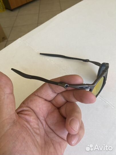 Солнцезащитные очки Oakley