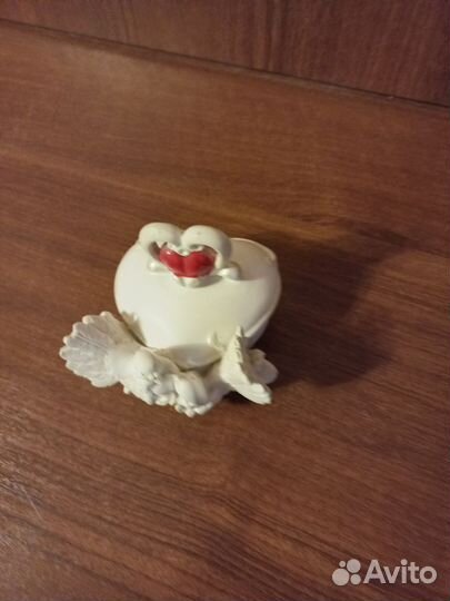 Шкатулка с голубями