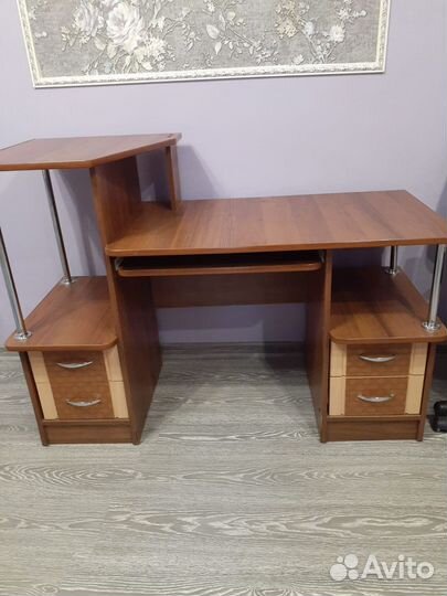 Компьютерный стол