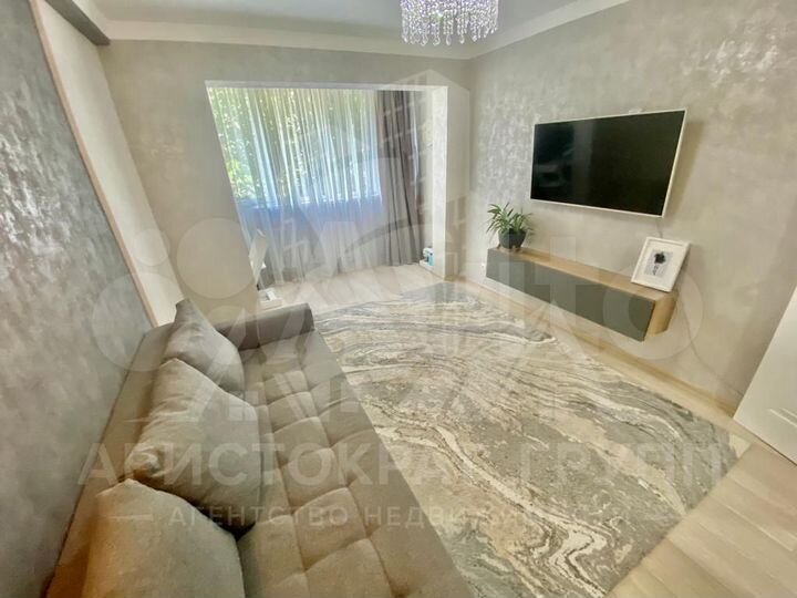 2-к. квартира, 50 м², 5/5 эт.