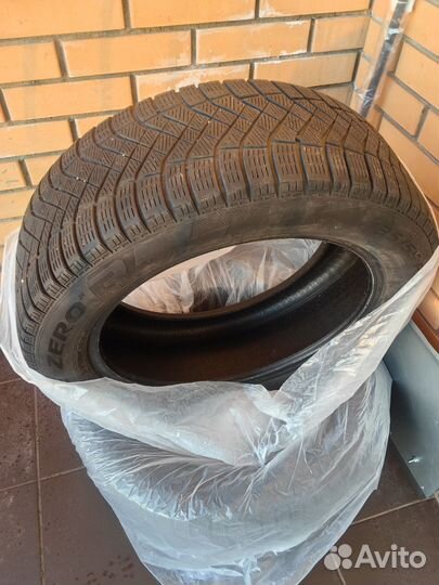Pirelli Ice Zero 235/55 R19 105H