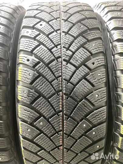 Bfgoodrich G-Force Stud 215/60 R16 95M