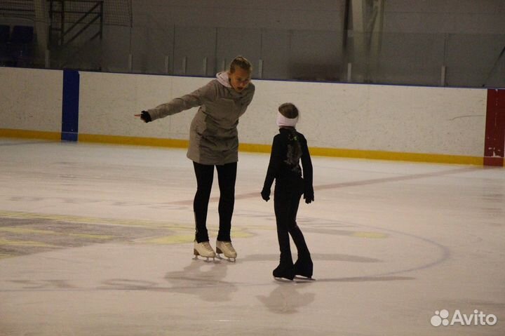 Тренер по фигурному катанию