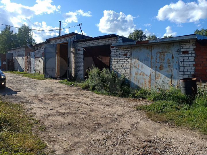 Гараж, > 30 м²