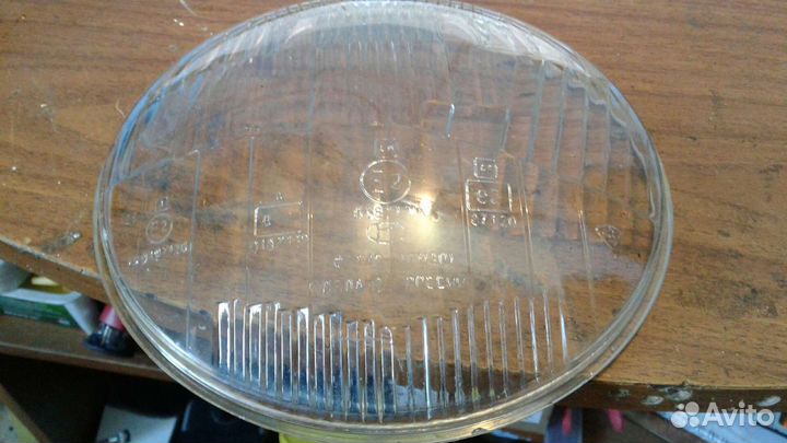 Продам стекло фары