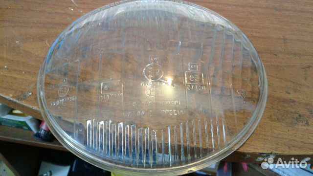 Продам стекло фары