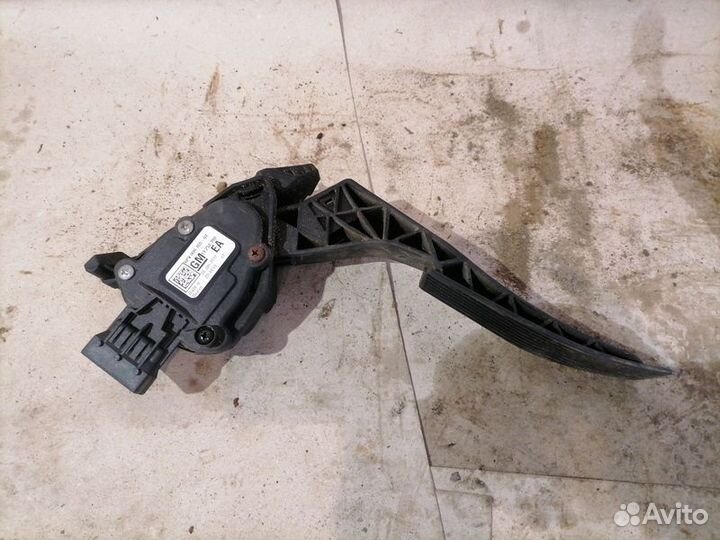 Педаль газа Opel Astra GTC