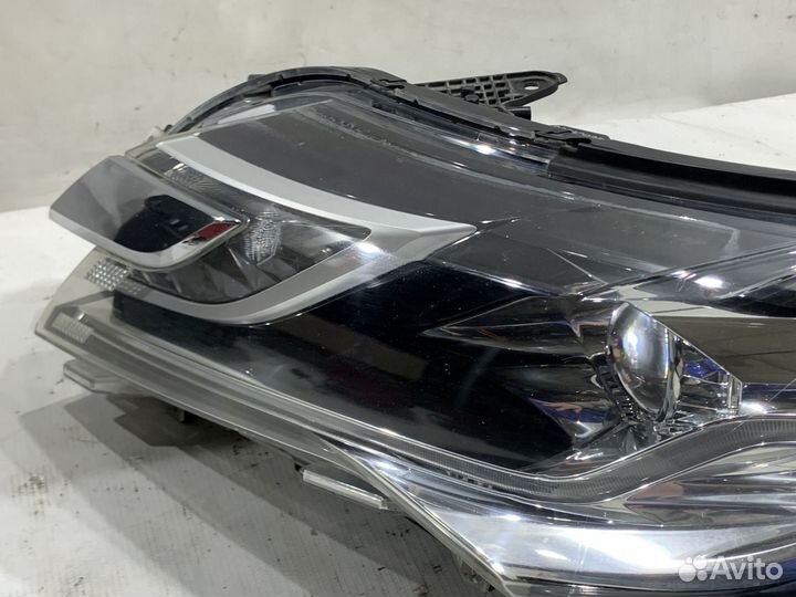 Передняя левая LED фара Mitsubishi Pajero Sport 3