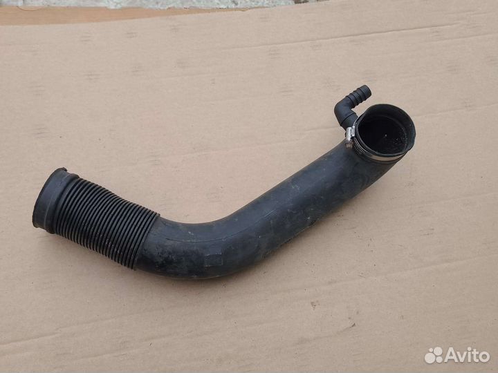 Патрубок воздушного фильтра Opel Vectra C 02-08г