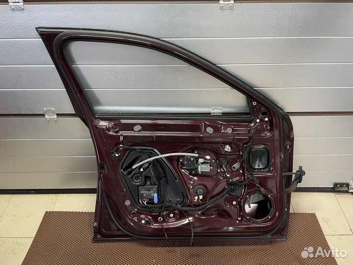 Дверь передняя левая Skoda Superb 3