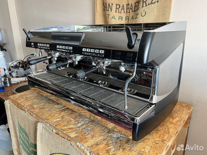 Профессиональная кофемашина Simonelli Aurelia 2