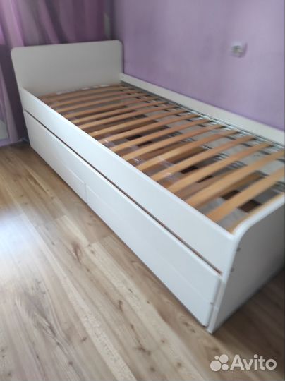 Кровать икеа släkt (слэкт IKEA)