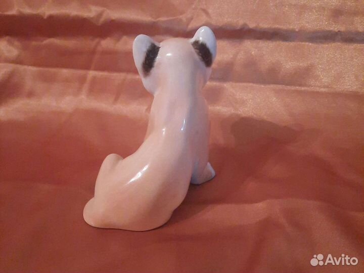 Фарфоровая статуэтка лфз 