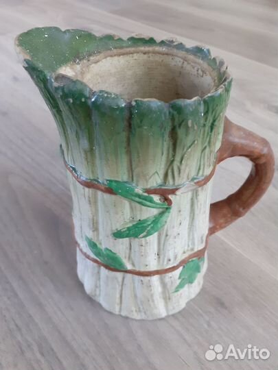 Антикварные ваза и кувшин