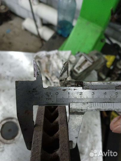 Тормозные диски на camry XV 40 2010г