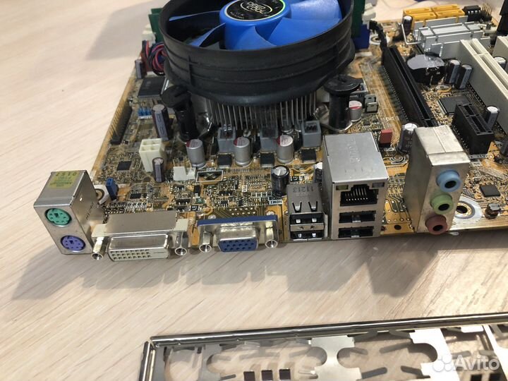 Комплект для сборки компьютера