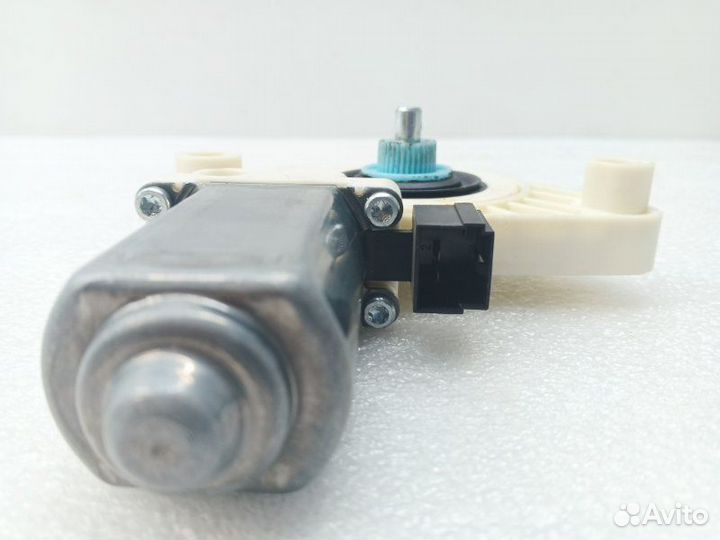 Моторчик стеклоподъемника задний левый Audi Q5 FY