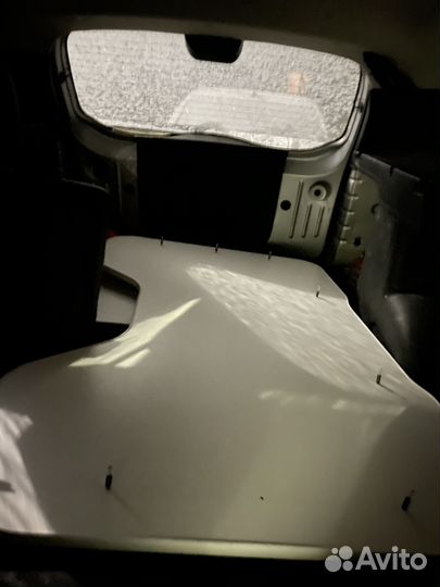 Компьютерный стол белый