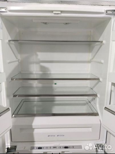 Встраиваемый холодильник Zanussi