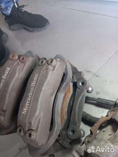 Тормозные суппорта Мерседес 220,рестайлинг