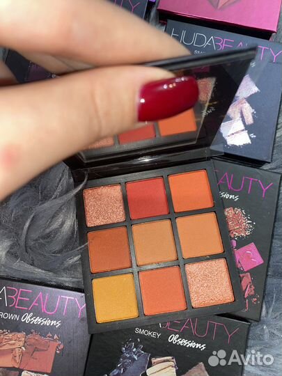 Тени Huda Beauty