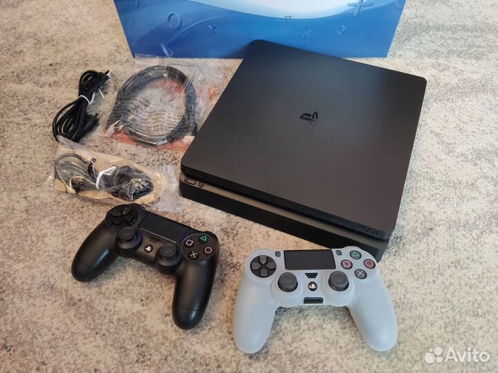 PS4 Slim 1Tb+2 джоя+куча игр