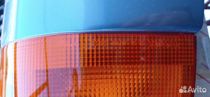 Grand Hiace/Granvia оригинал новый фонарь правый