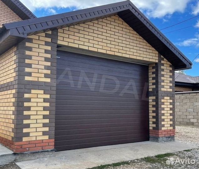 Секционные ворота