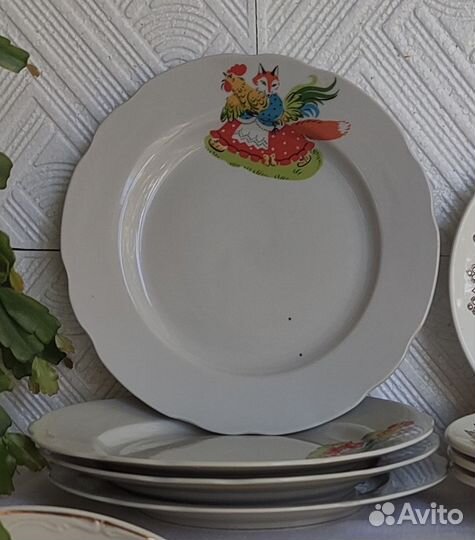 Столовая посуда. Тарелки. Керамика. Чайный сервиз