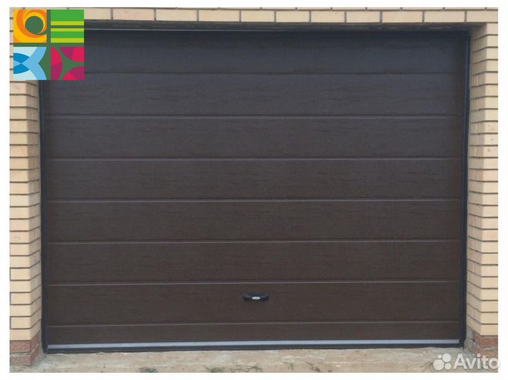 Секционные ворота для гаража alutech