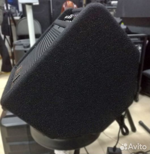 Комбоусилитель для бас-гитары Joyo JBA10