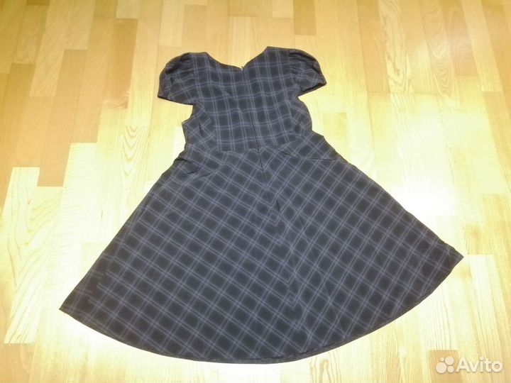 Школьное платье в клетку