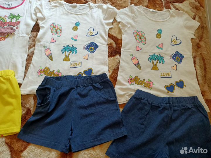 Одежда для девочек двойняшек на 128-134