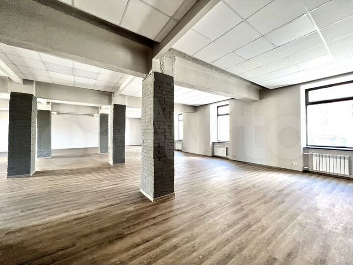 Офис и ремонтом 196 м² пл. Калинина