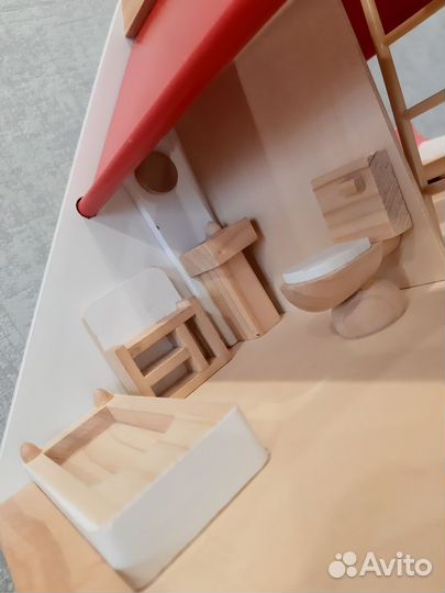 Игрушечный домик (дерево)