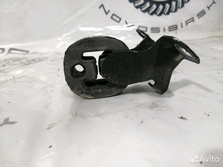 Крепление глушителя Audi A4 (B8, 8k5) 2007-2015