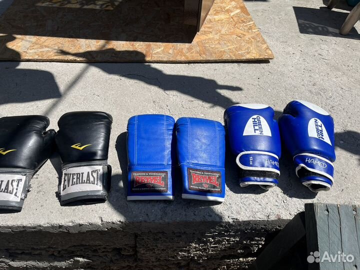 Боксерские перчатки