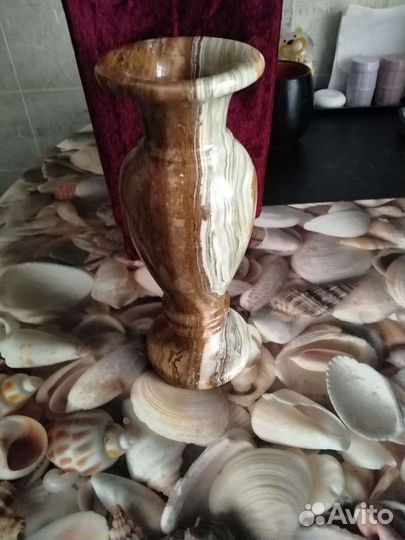 Ваза из оникса