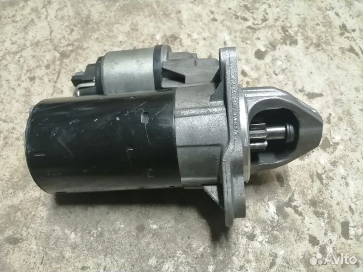 Стартер 55578921 Опель Астра