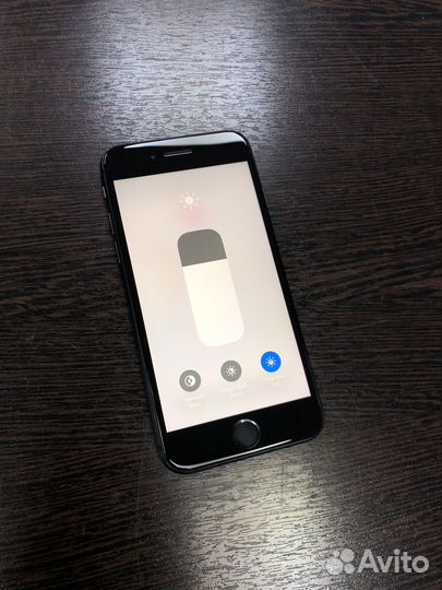 iPhone 8, 64 ГБ