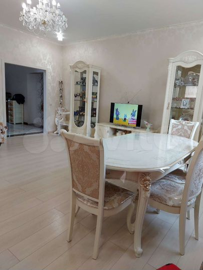 Дом 230 м² на участке 10 сот.