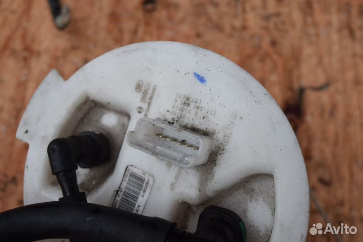 Насос топливный в бак Volvo V40 2 2016 31321153